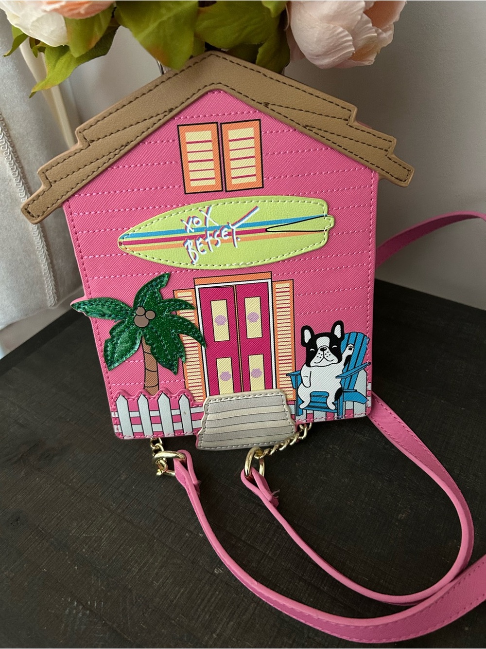 Betsey Johnson Dog Beach house Crossbody - Picture 2 of 11